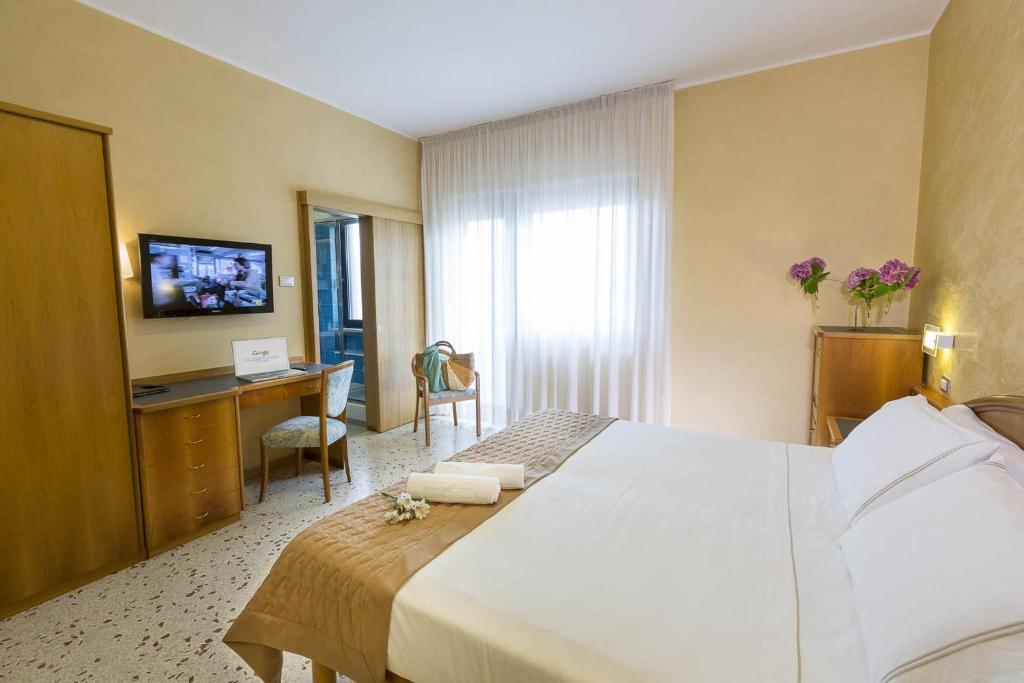 Double Room Lateral Sea View